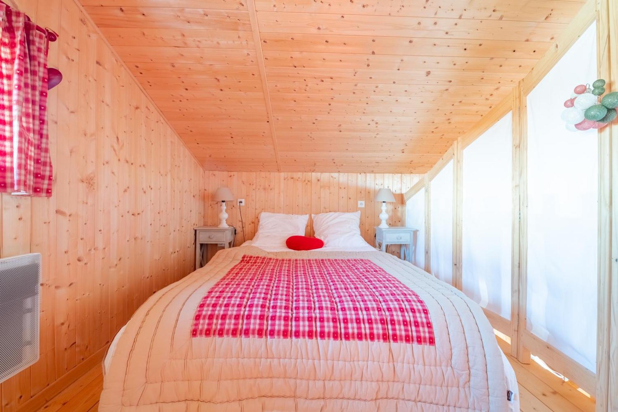 Chalet L'Embellie - Chalet Avec Piscine Partagee Saint-Laurent-en-Grandvaux 外观 照片