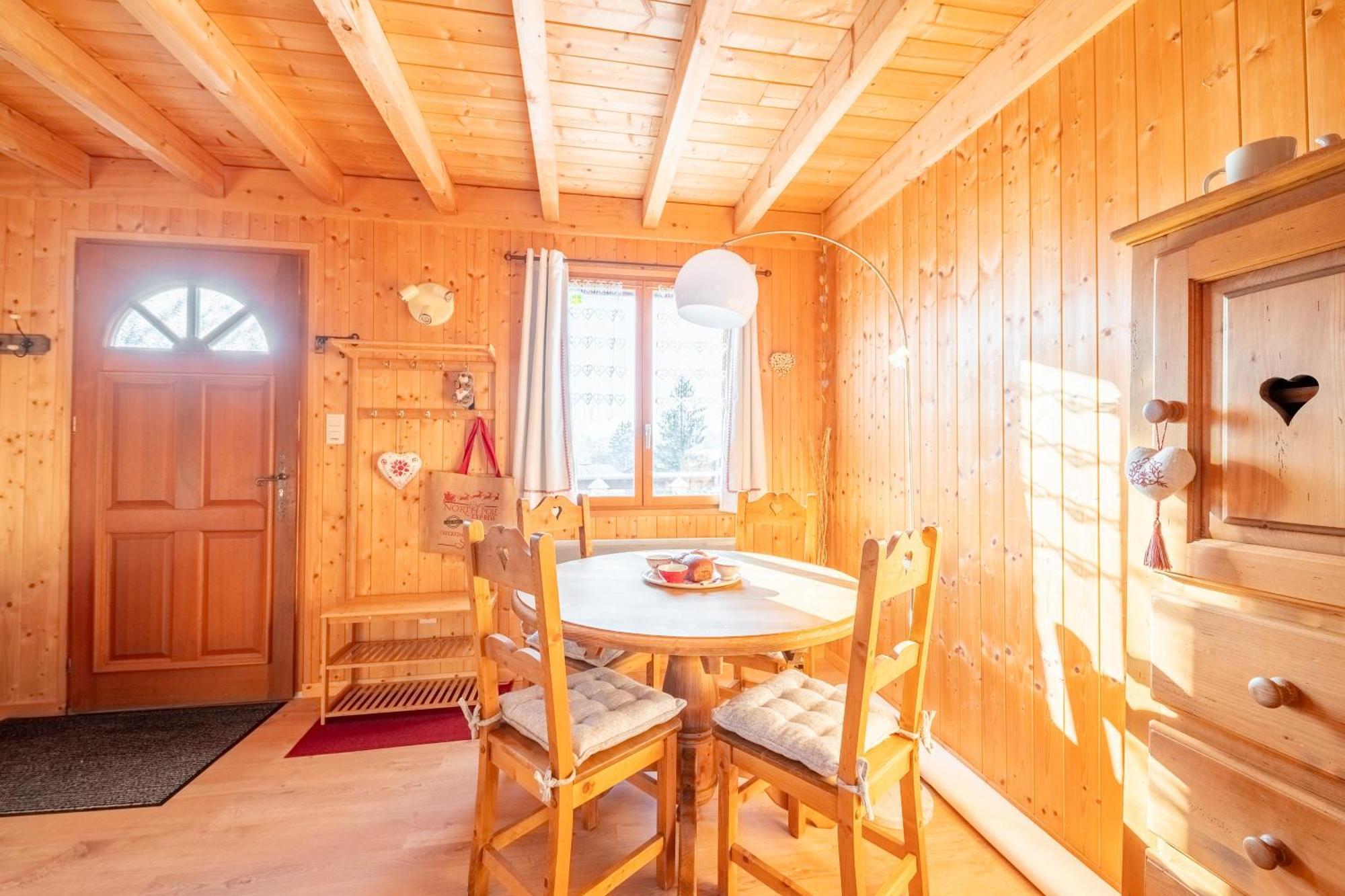 Chalet L'Embellie - Chalet Avec Piscine Partagee Saint-Laurent-en-Grandvaux 外观 照片