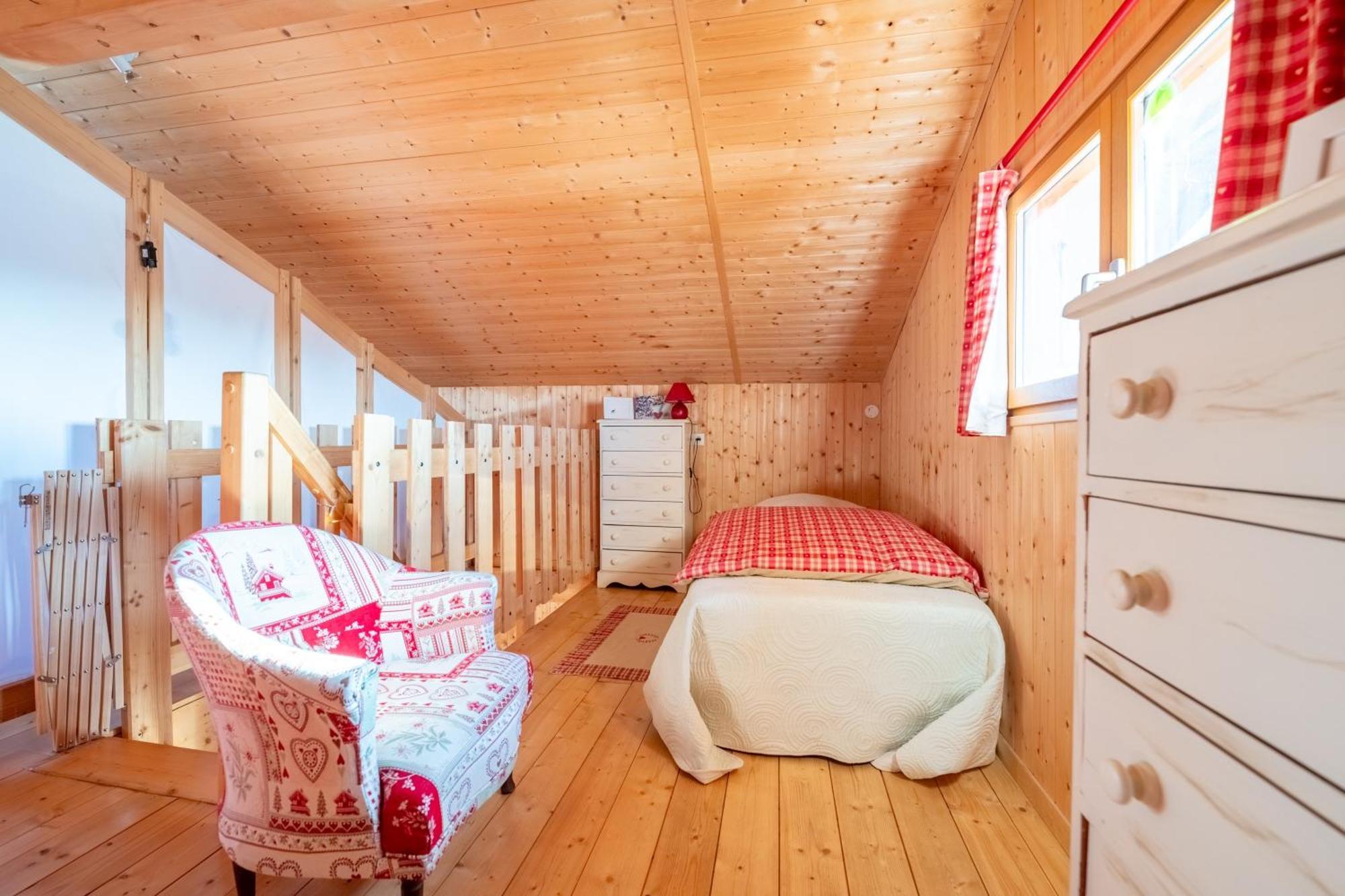 Chalet L'Embellie - Chalet Avec Piscine Partagee Saint-Laurent-en-Grandvaux 外观 照片