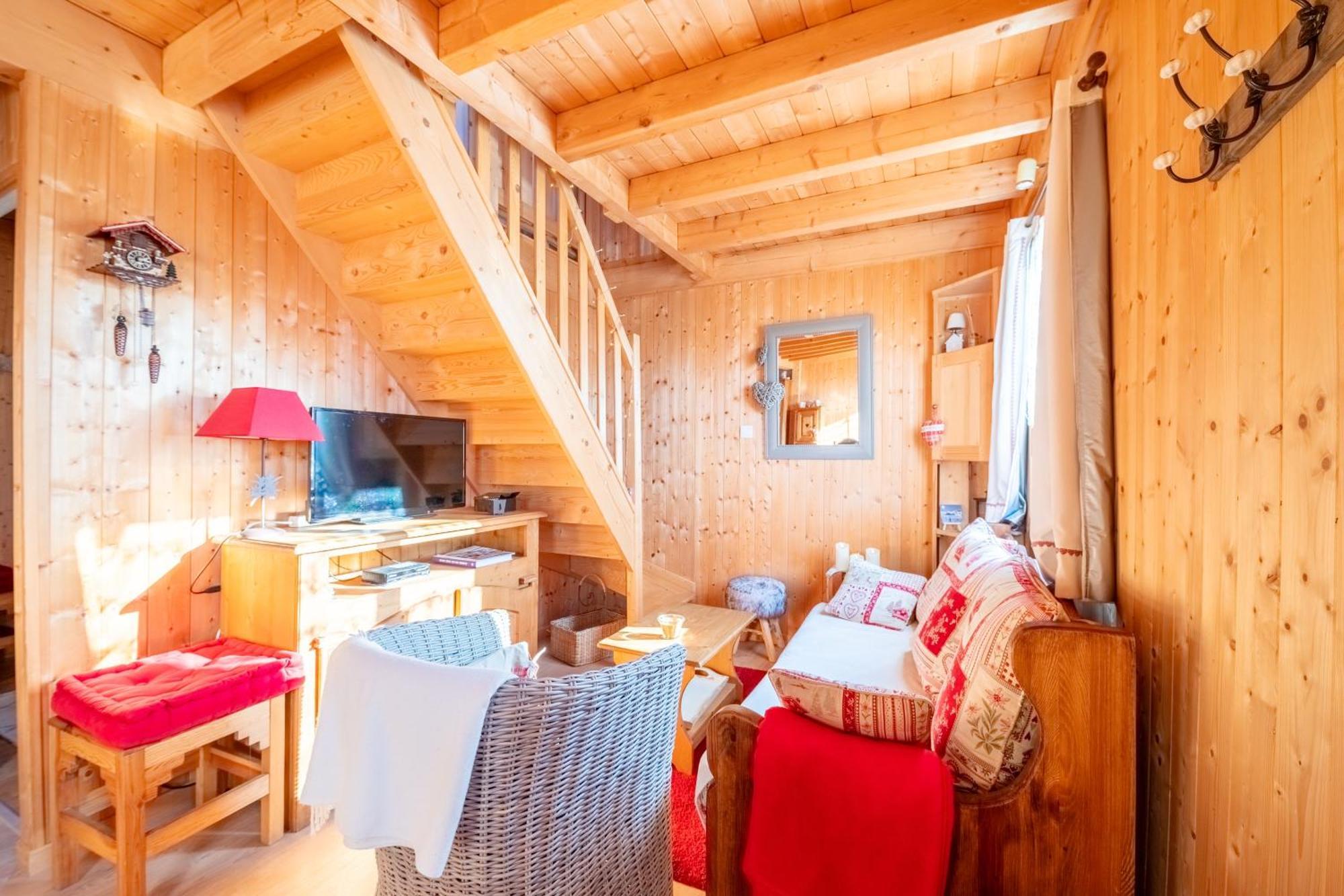 Chalet L'Embellie - Chalet Avec Piscine Partagee Saint-Laurent-en-Grandvaux 外观 照片